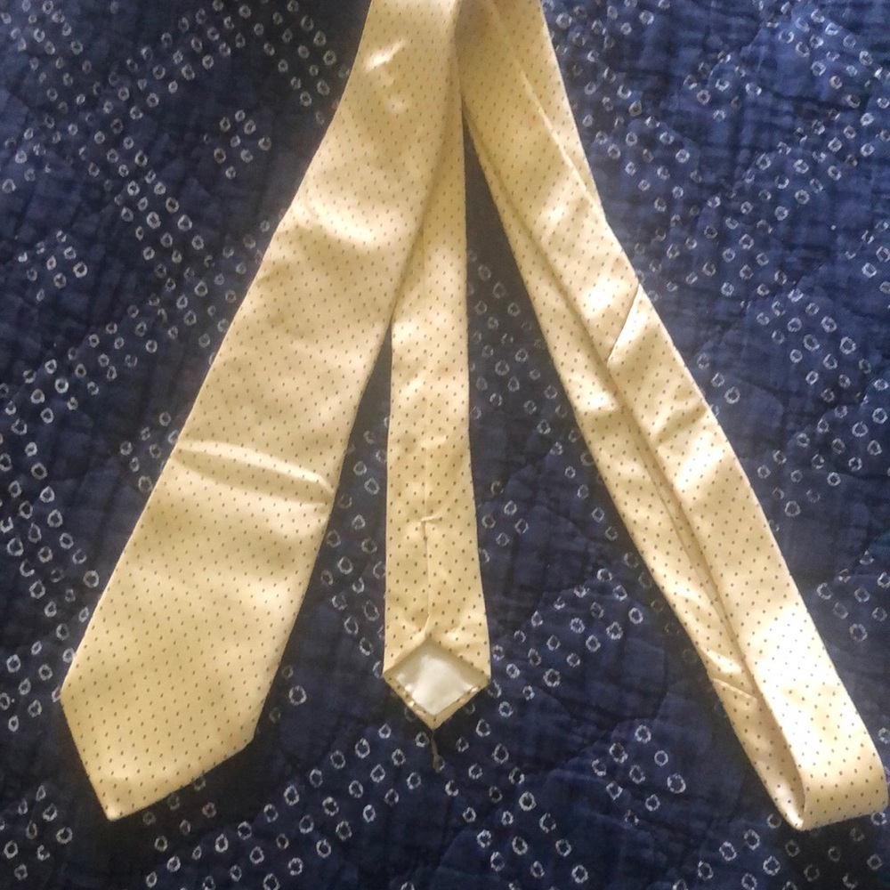 Yellow tie